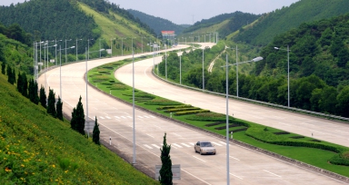 南宁市至吴圩机场高快公路