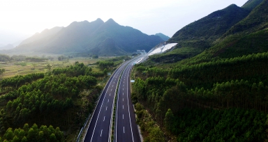 来宾至马山高快公路
